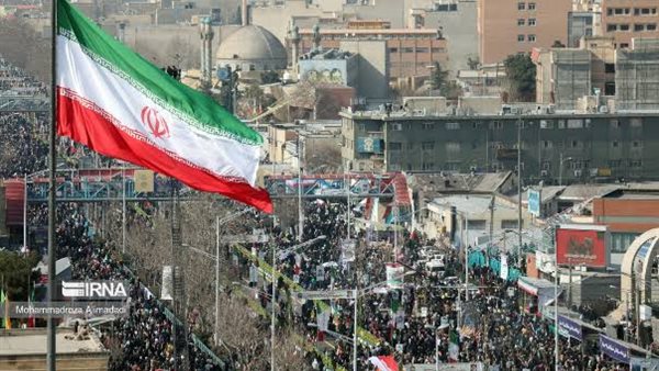 تغيير النظام في إيران هو قرار الشعب هناك