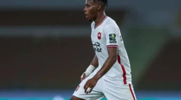 الرائد يعرض زكريا هوساوي للبيع من أجل تسديد ديونه
