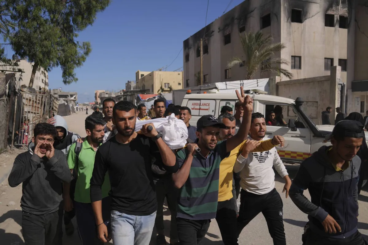 «من أجل قطعة خبز»… مقتل أب لـ6 بنات أثناء توزيع مساعدات في غزة