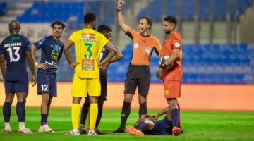 41 % من المباريات قادها «حكام أجانب»
