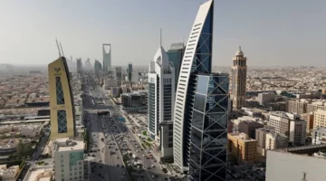 مدفوعاً بنمو الطلب… تسارع نمو القطاع الخاص غير النفطي في السعودية بمايو