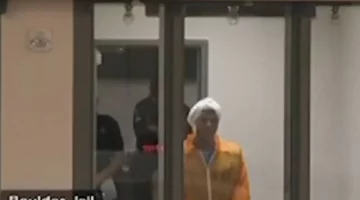 قاض أميركي يوقف مؤقتا ترحيل أسرة مشتبه به في هجوم كولورادو