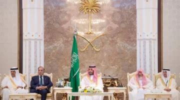 ولي العهد السعودي يؤكد مواصلة بذل جميع الجهود لراحة الحجاج