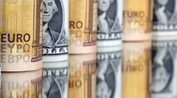 الدولار الأميركي يهبط لأدنى مستوى منذ 3 سنوات