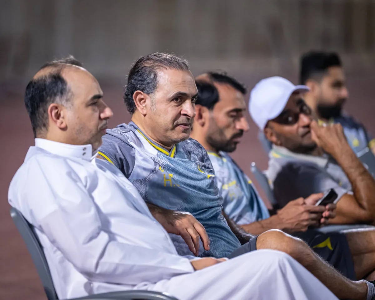 المطرود يطوي صفحة سنواته الـ5 في الخليج… ويدعم الهمل