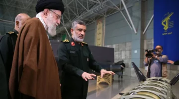 «الحرس الثوري» يؤكّد استخدام صواريخ «فتاح» الأسرع من الصوت ضد إسرائيل