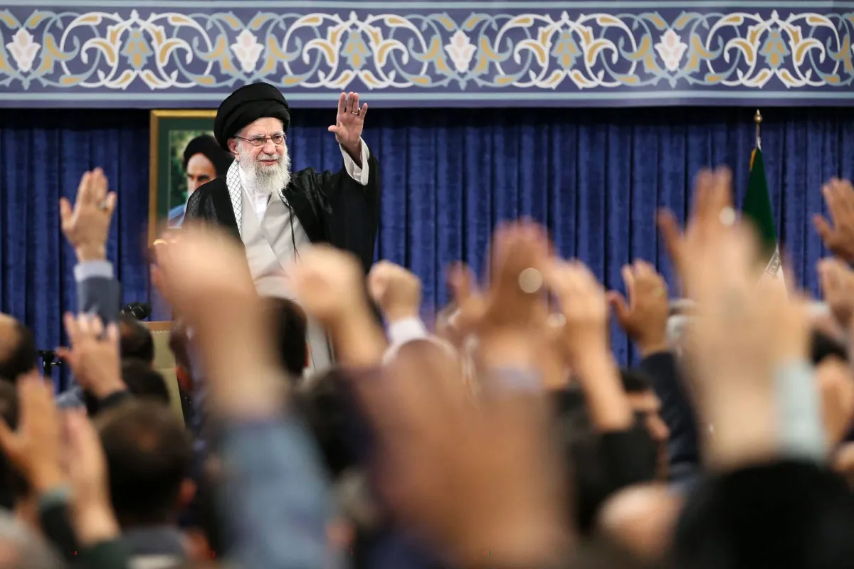 سنستهدف كل أميركي بالمنطقة في حال استهداف خامنئي