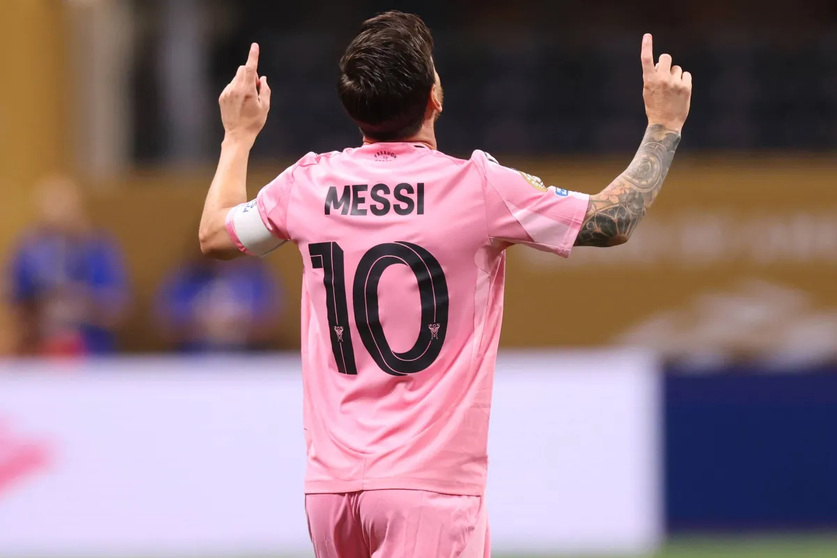 ميسي أفضل لاعب في تاريخ كرة القدم