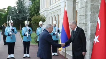 إردوغان وباشينيان يبحثان تطبيع العلاقات بين تركيا وأرمينيا