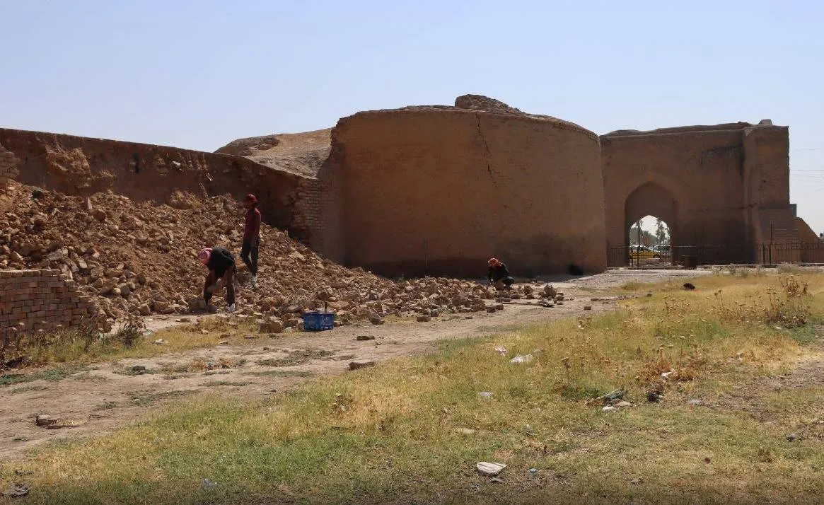 الرقة تُرمّم ذاكرتها… سور المدينة ينهض من ركام الحرب