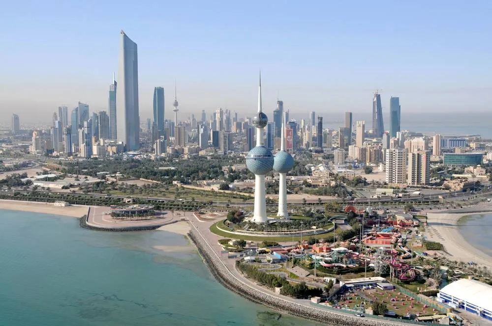 الكويت تفعّل خطة طوارئ وتعد ملاجئ في مجمع وزاراتها
