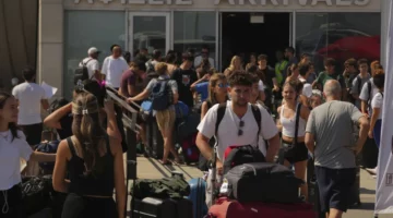 فرنسا تنشر طائرة عسكرية لإجلاء مواطنيها من إسرائيل