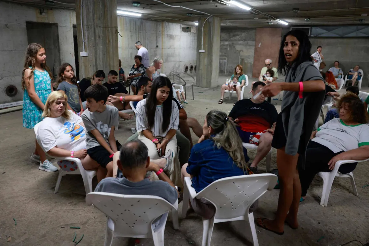 الجيش الإسرائيلي يخفض مستوى التأهب… ويسمح للسكان بمغادرة الملاجئ