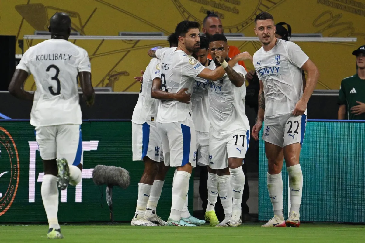 الهلال يرفع راية العرب «وحيداً» في المونديال