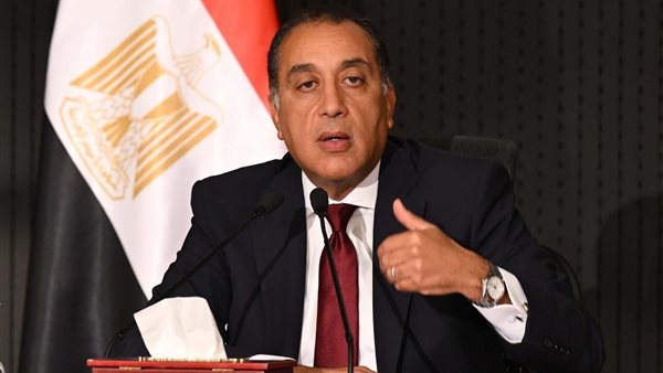 رئيس الوزراء يبدأ جولاته اليوم بتفقد عدد من مصانع 6 أكتوبر