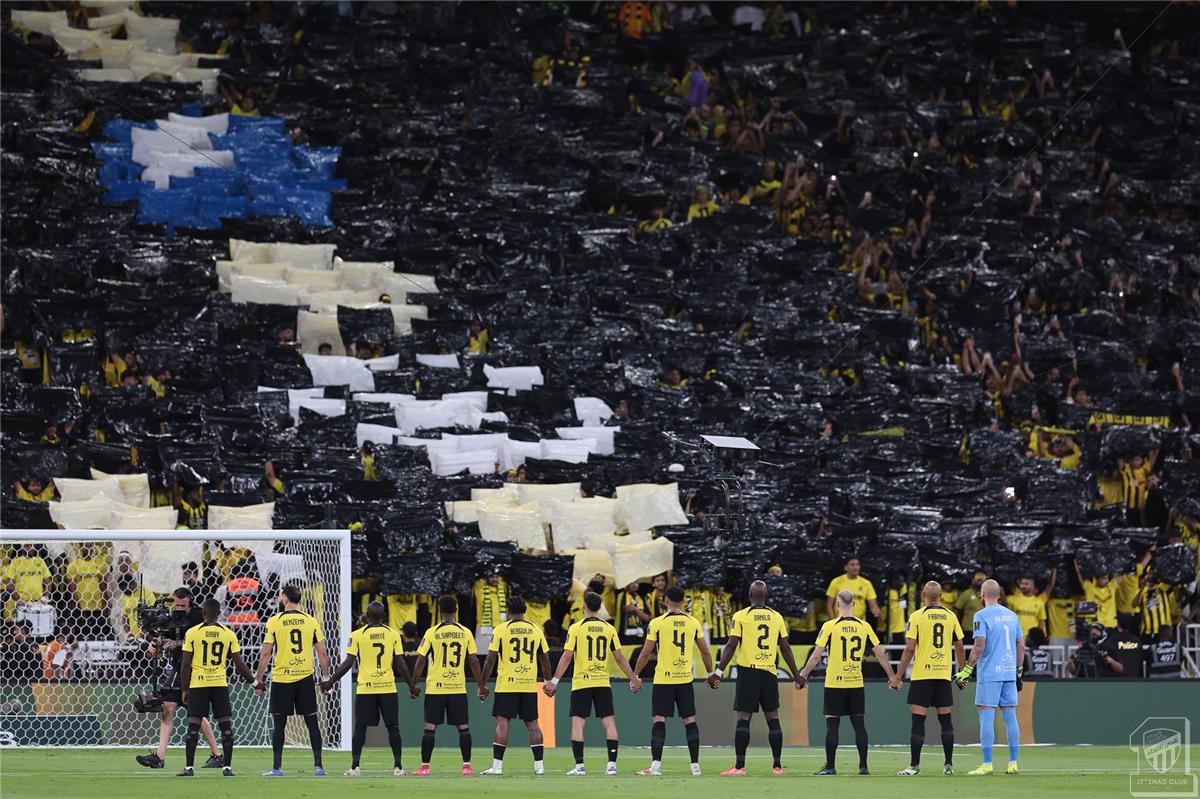 ثنائية محلية تاريخية.. بنزيما يقود الاتحاد للفوز على القادسية والتتويج بكأس خادم الحرمين