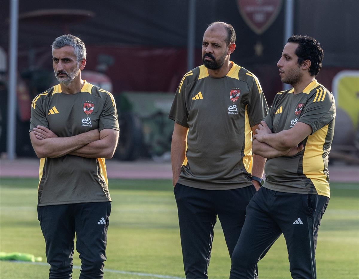 لاعبو الأهلي “اتخضوا”.. كواليس تقديم الخطيب لـ ريفيرو وماذا قال لهم؟