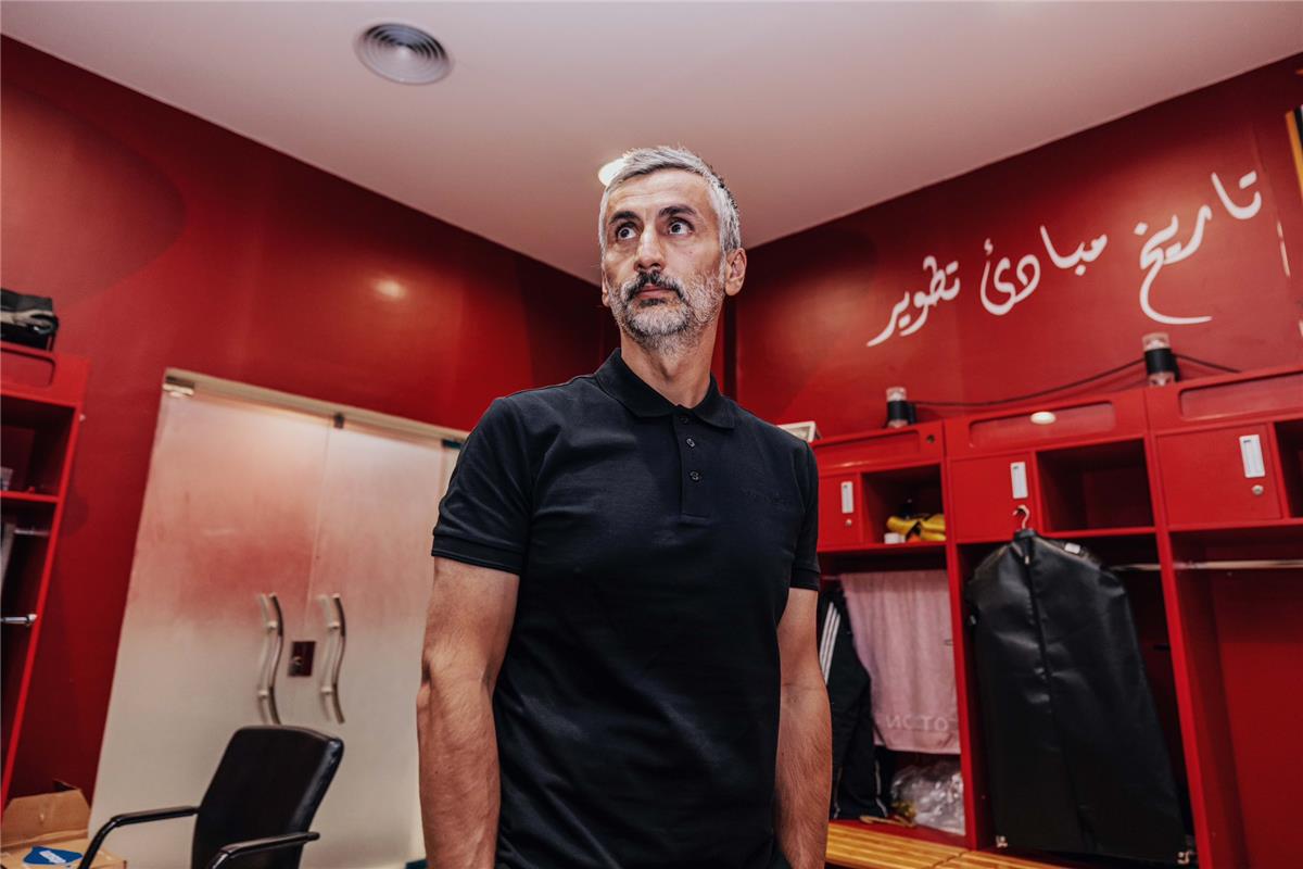 “طريقة لعبه تُلبي طموحات الجماهير”.. تعرف على خوسيه ريفيرو مدرب الأهلي الجديد