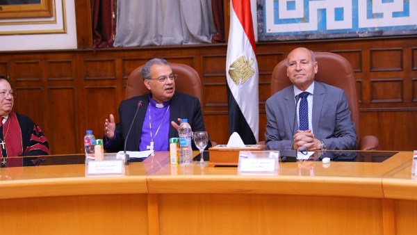 رئيس الطائفة الإنجيلية يلتقي محافظ القاهرة مهنئًا بعيد الأضحى المبارك