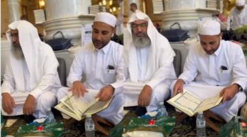 شاهد.. أحمد سعد يتعلم تلاوة القرآن بالمسجد النبوي