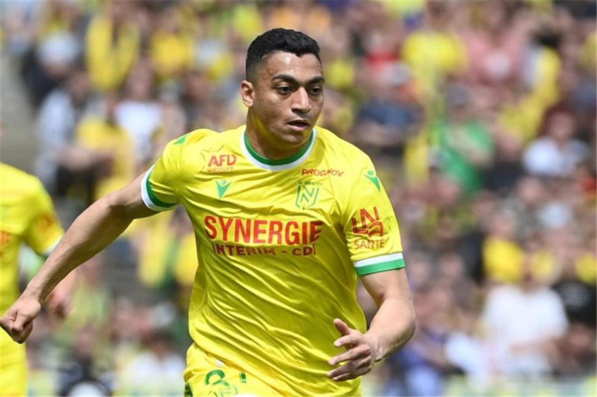 مصطفى محمد يحضر مباراة الزمالك وبيراميدز في نهائي كأس مصر