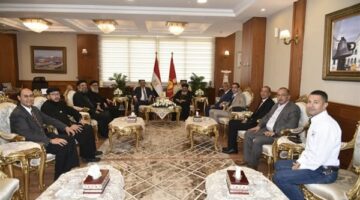 محافظ بورسعيد يستقبل المهنئين بعيد الأضحى المبارك