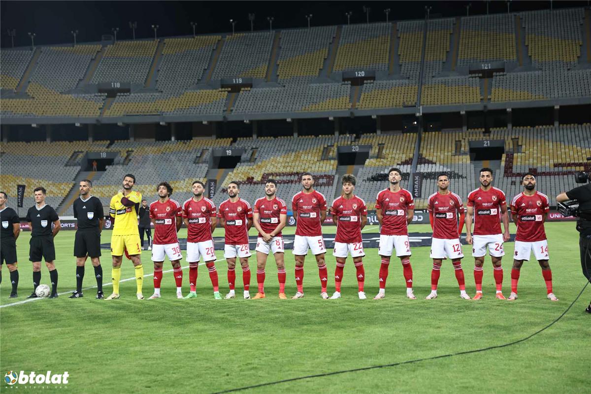 أسطورة هولندا: الأهلي يمتلك فرصة قوية في كأس العالم للأندية.. ويوجه سؤالًا هامًا