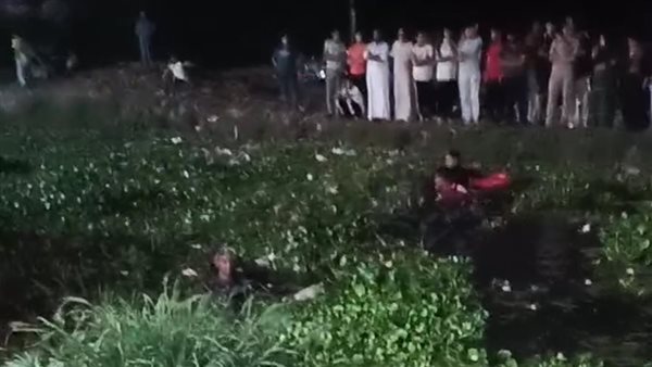 مصرع 7 وإصابة آخرون في حادث انقلاب ميكروباص بترعة بالدقهلية