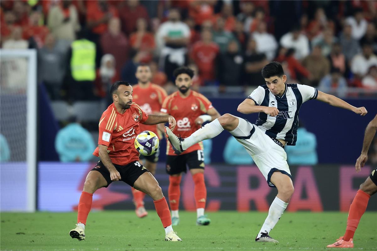 الأهلي يُجري اتفاقًا مع باتشوكا قبل ودية اليوم