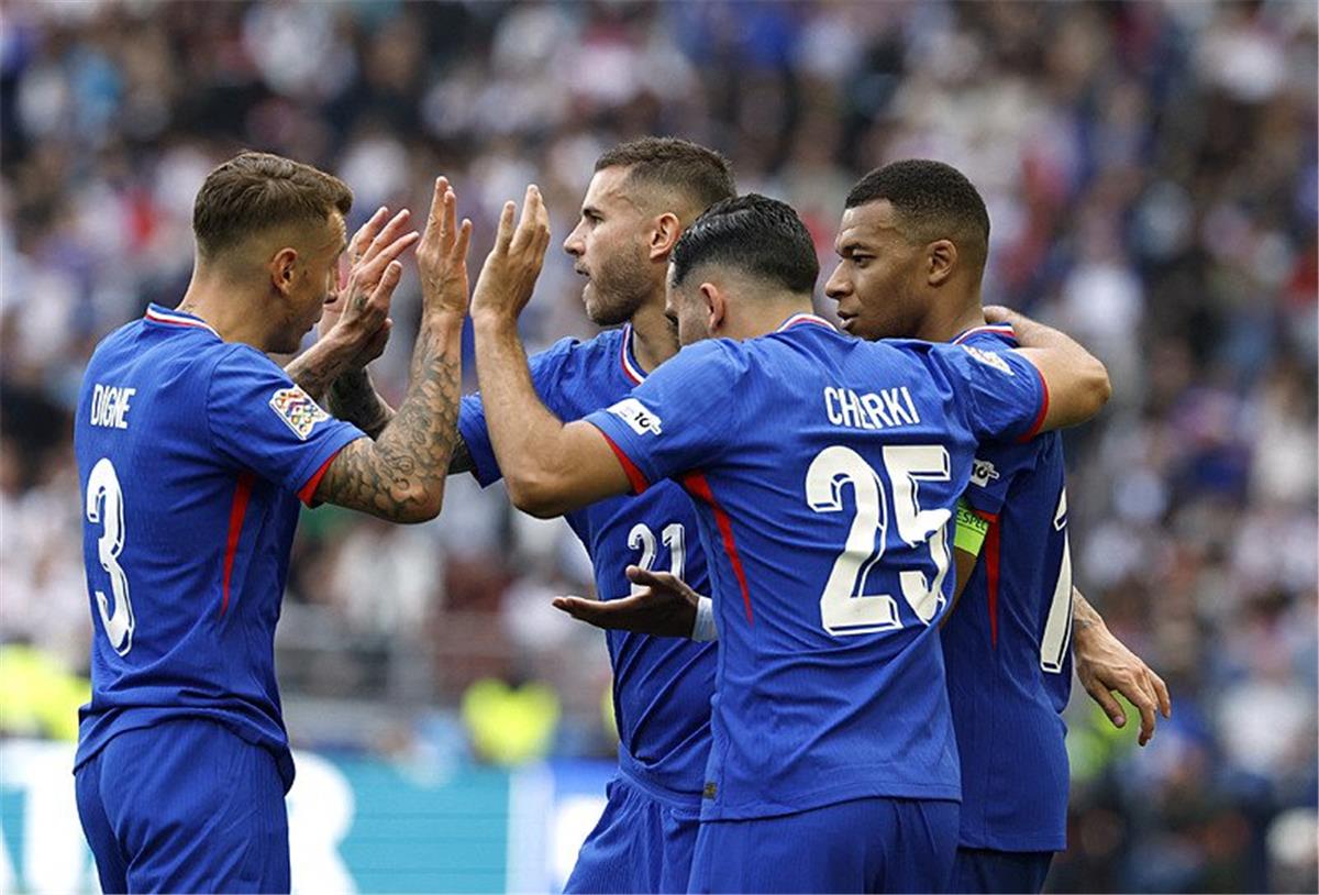 رجل مباراة فرنسا وألمانيا في دوري الأمم الأوروبية