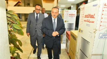 محافظة أسيوط توزع 10 أجهزة عرائس على الأسر الأولى بالرعاية