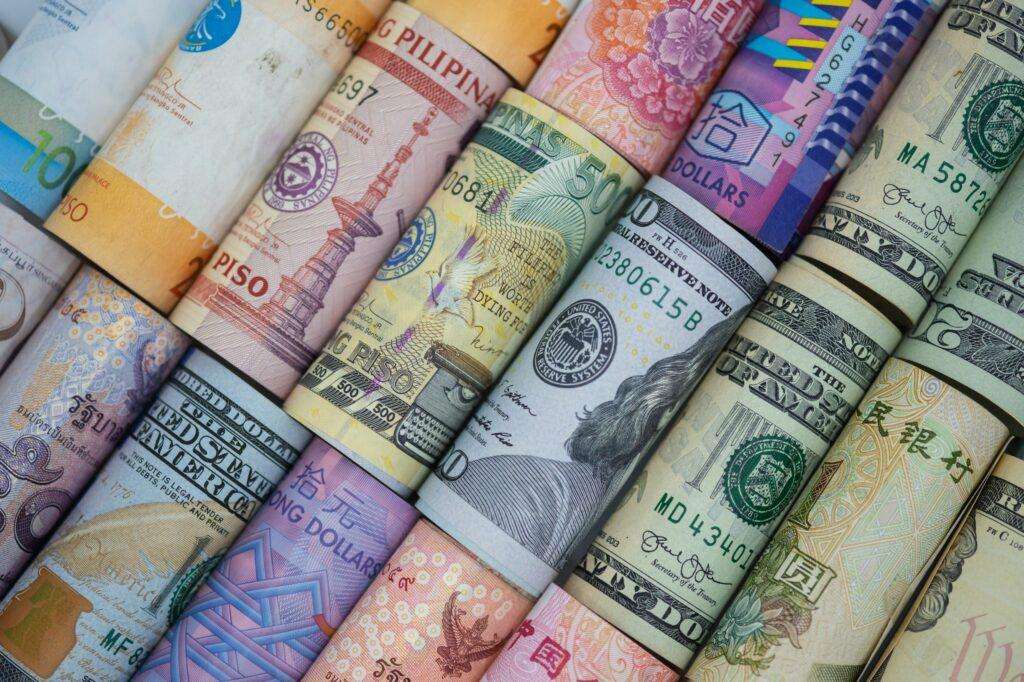 أسعار العملات الأجنبية اليوم الأربعاء 11 يونيو 2025 مقابل الجنيه في البنك الأهلي المصري