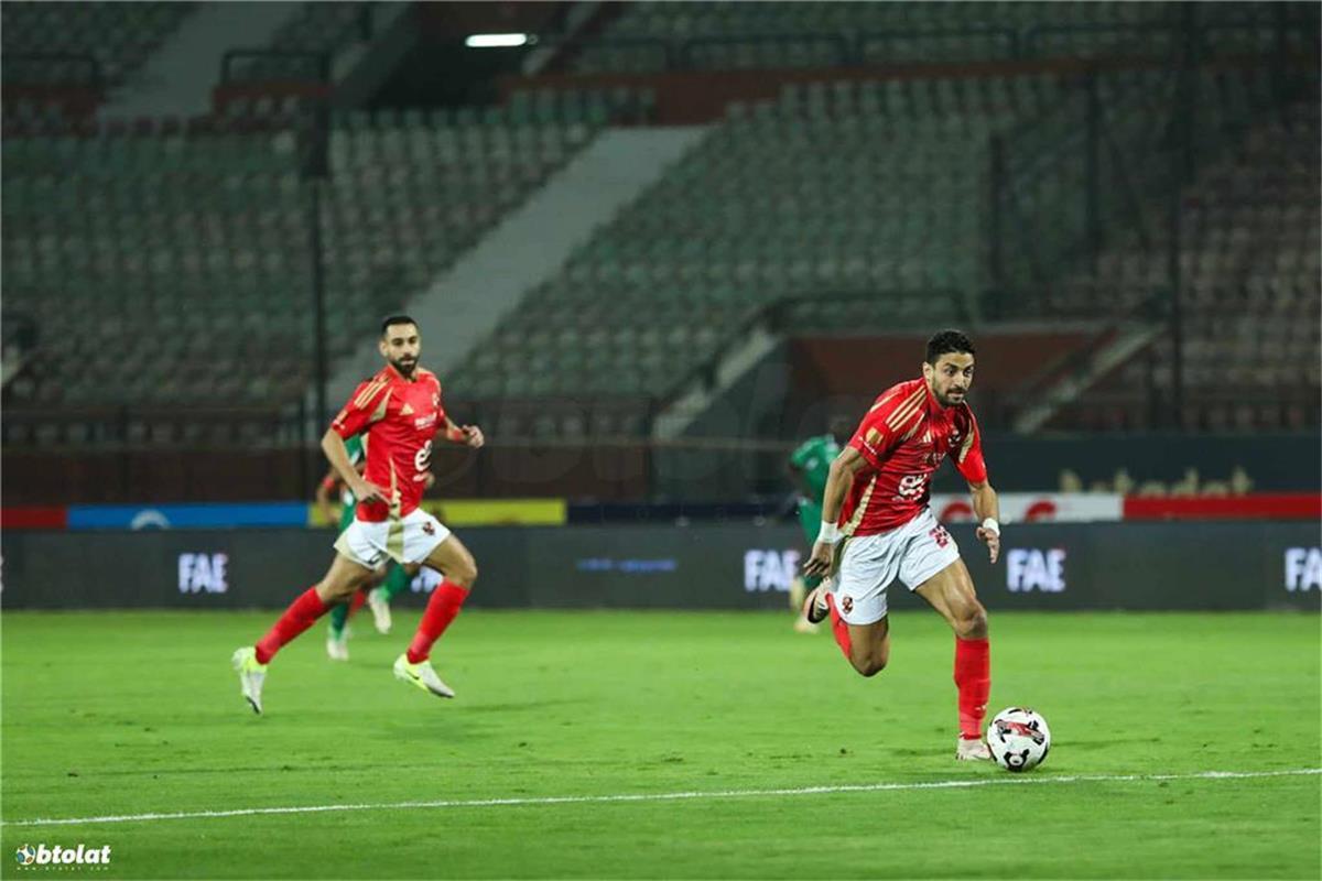 طاهر محمد طاهر: لاعب الأهلي “هيكسر الدنيا”.. وميسي لن يفعل شيئًا بمفرده