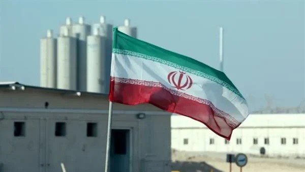 إيران تعتقل 5 بتهمة التخابر مع الموسـ.اد وتلوّح بضربات على قواعد في الخليج