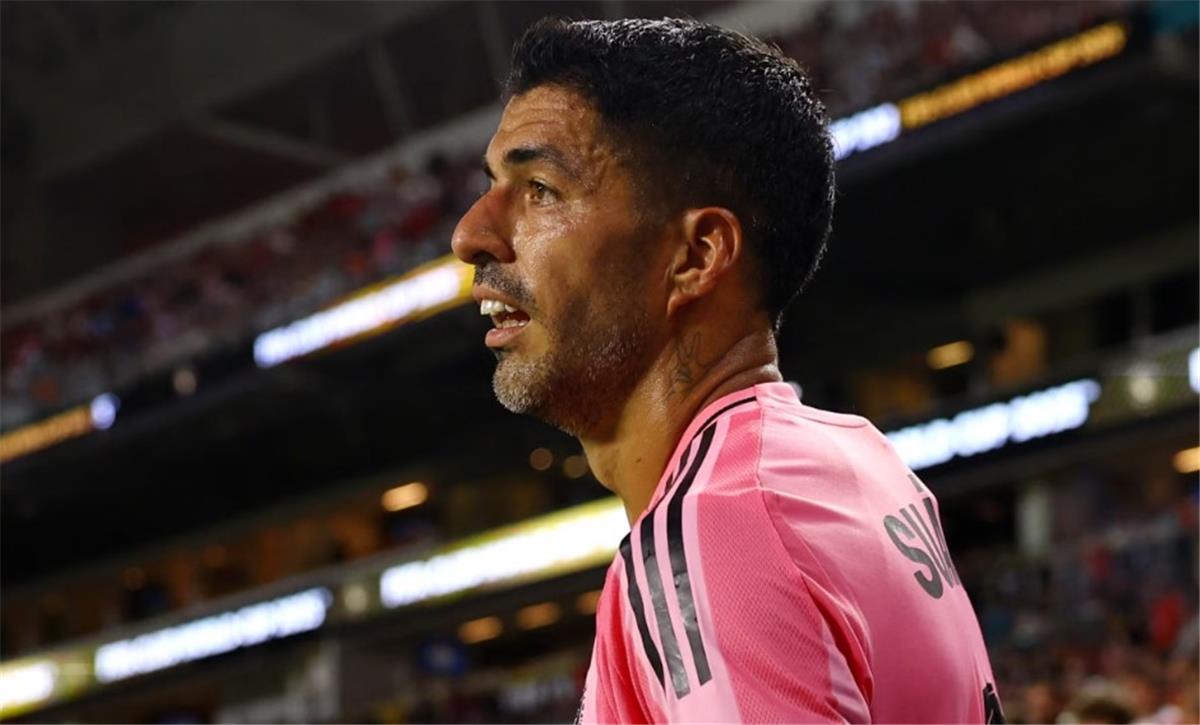سواريز يتغزل في لاعب الأهلي: كان عقبة أمام إنتر ميامي