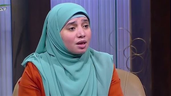 هل قراءة القرآن من الموبايل لها نفس أجر المصحف؟.. عضو بمركز الأزهر تجيب