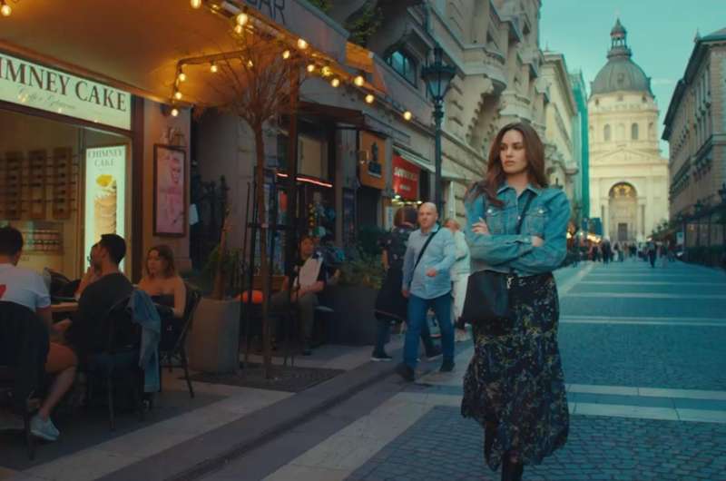 عبيدة أمير بأغنية “كام فراق”.. سيناريو الأول من نوعه في مجال الأغنية المصورة