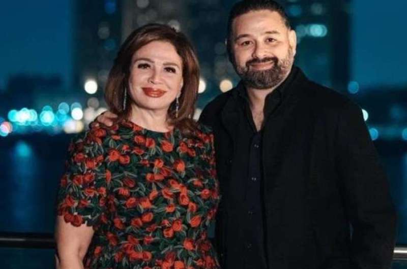 بعد عودتها من العراق.. أمير شاهين يطمئن الجمهور على إلهام شاهين