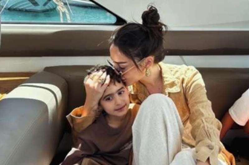 بسبب دعواتهم لنجلها.. بسمة بوسيل تشكر جمهورها