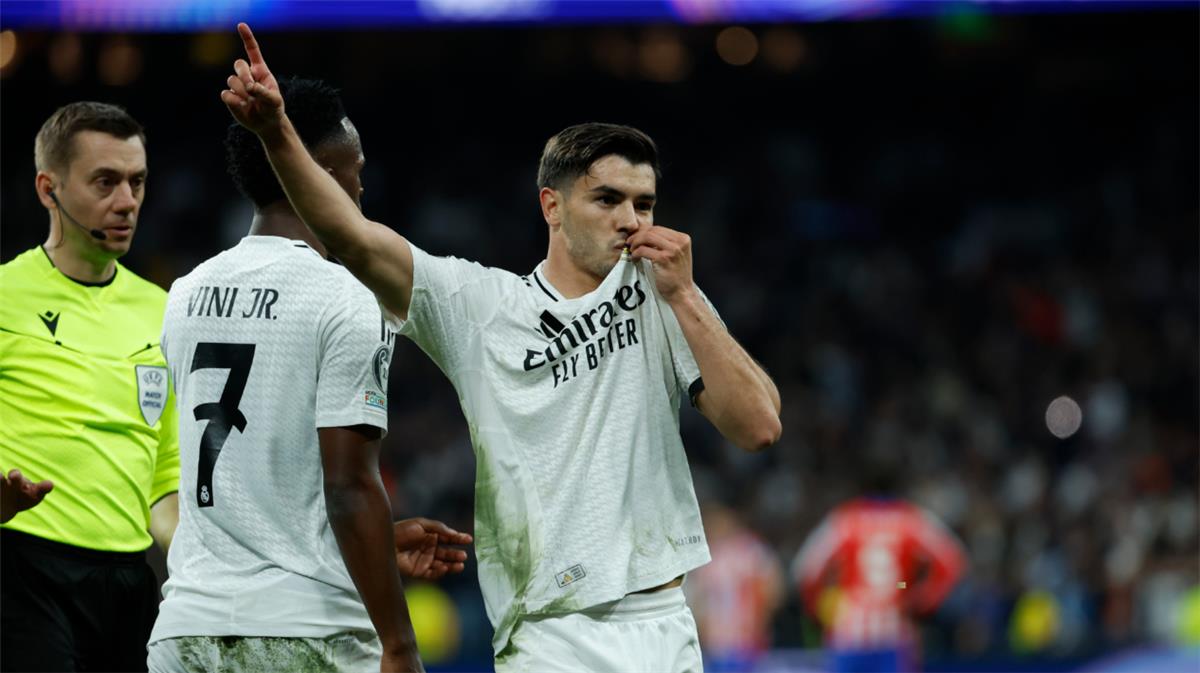 إبراهيم دياز يكشف علاقة تشابي بلاعبي ريال مدريد.. ويتعهد بـ لقب كأس العالم للأندية