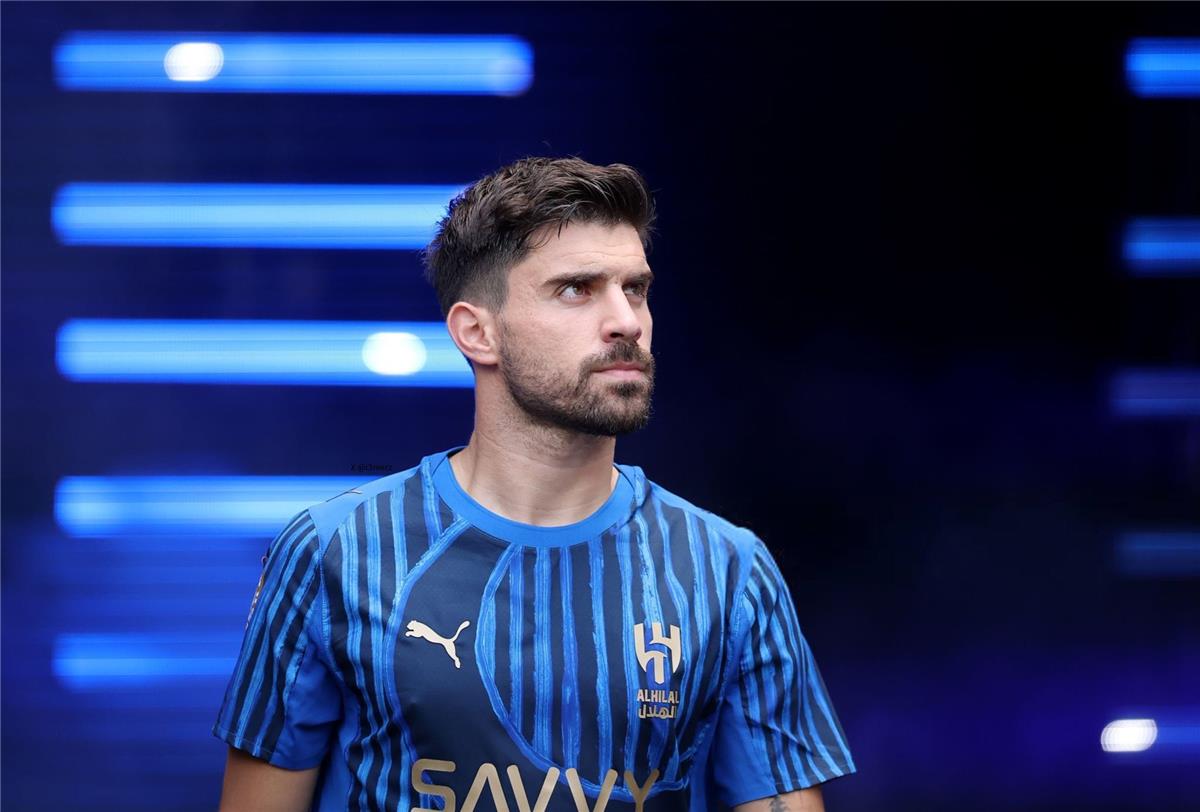 فيديو| نيفيز يسجل هدف تعادل الهلال أمام ريال مدريد