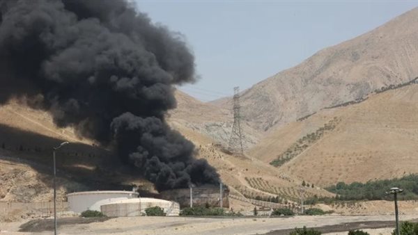 إصابة مبنى البورصة في منطقة رامات جان قرب تل أبيب