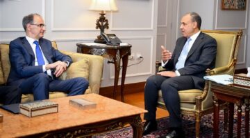 “عبدالعاطي” يعلن استعداد مصر لبحث سبل التعاون مع صربيا في مجال الطاقة المتجددة