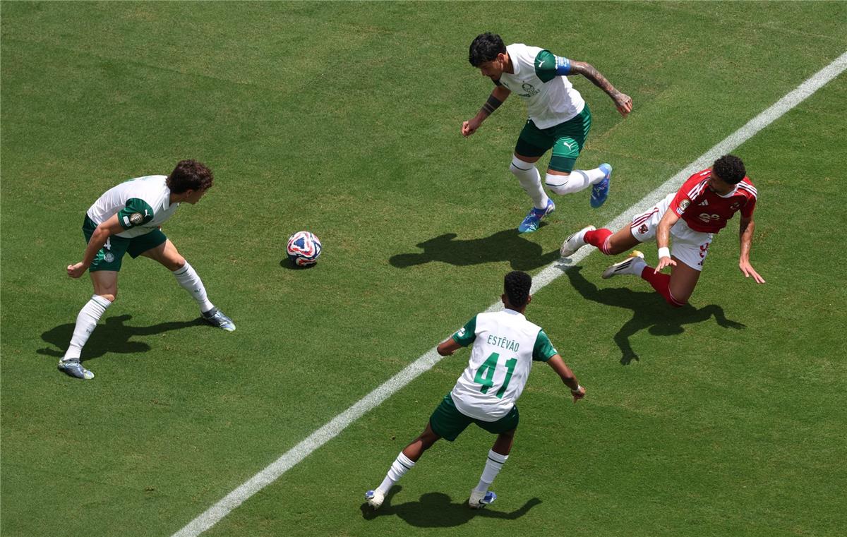 فيديو | خوسيه لوبيز يُسجل هدف بالميراس الثاني أمام الأهلي