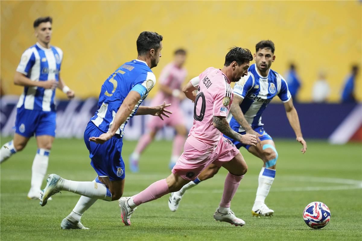 لاعب بورتو في رسالة قوية: سنؤمن حتى اللحظة الأخيرة أمام الأهلي
