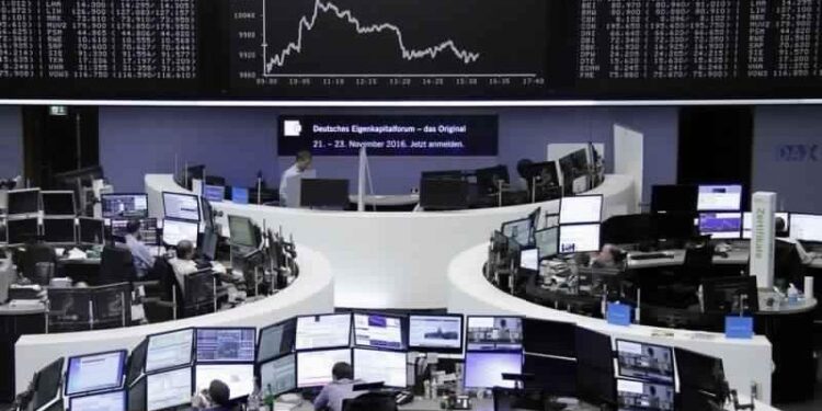 مؤشرات الأسهم الأوروبية تغلق على انخفاض بينما ترتفع أسهم قطاعي المرافق