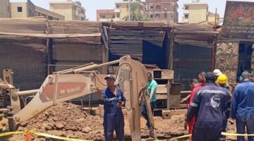 بعد حدوث تسرب.. محافظ أسوان يتابع إصلاح خط الضغط العالى للغاز الطبيعى