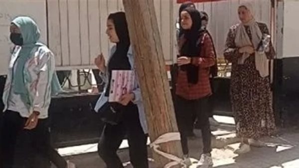امتحانا الفيزياء والتاريخ في مستوى الطالب المتوسط