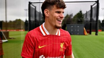 كيركيز: لاعب ليفربول سيرشدني.. ومكالمة سلوت سهلت انتقالي