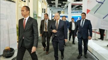 رئيس هيئة الدواء المصرية يتفقد جناح الهيئة بالمعرض الطبي الإفريقي